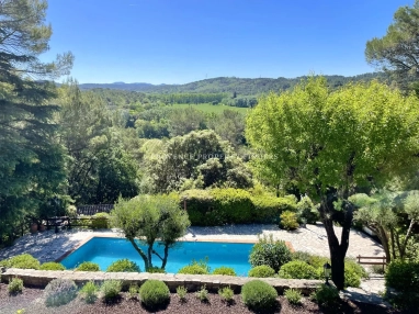 Charming family holiday home with breathtaking panoramic views. for sale for 545,000&euro; in Var, Provence-Alpes-Côte-d\'Azur