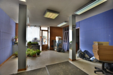 3 Bedroom(s) - 1 Bathroom(s) - 0 m² land for sale in Savoie, Rhône-Alpes, France - FrenchPropertyPortal.com For sale - Village house with commercial premises - Bozel town centre for sale for 682,500€ in Savoie, Rhône-Alpes