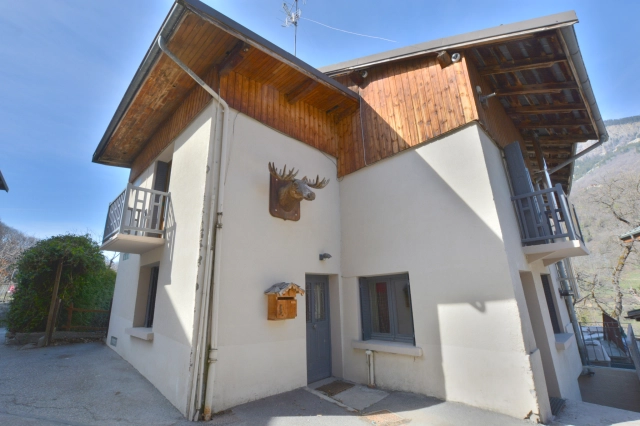 3 Bedroom(s) - 0 m² land for sale in Savoie, Rhône-Alpes, France - FrenchPropertyPortal.com For sale - village house - Courchevel area for sale for 418,000€ in Savoie, Rhône-Alpes