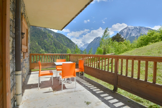 1 Bedroom(s) - 1 Bathroom(s) - 0 m² land for sale in Savoie, Rhône-Alpes, France - FrenchPropertyPortal.com For sale - Apartment with a view - Champagny-en-Vanoise for sale for 300,000€ in Savoie, Rhône-Alpes