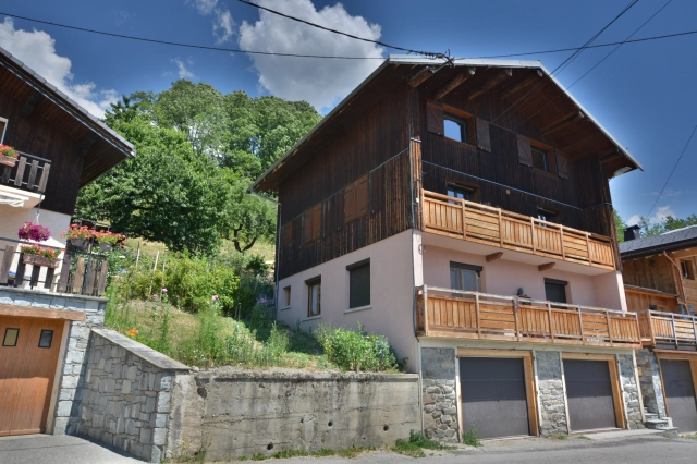 6 Bedroom(s) - 1 Bathroom(s) - 0 m² land for sale in Savoie, Rhône-Alpes, France - FrenchPropertyPortal.com Two-apartment building for sale for 730,000€ in Savoie, Rhône-Alpes