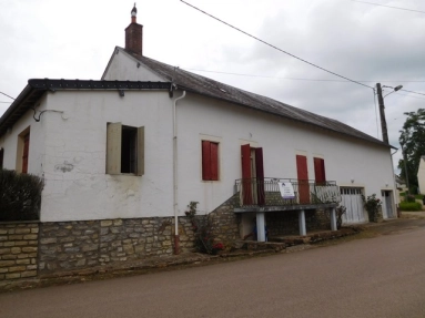 Lots of potential on over 1.000m² for sale for 86,500&euro; in Nièvre, Burgundy