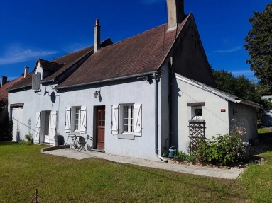 4 Bedroom(s) - 2 Bathroom(s) - 814m² land for sale in Nièvre, Burgundy, France - FrenchPropertyPortal.com Semi-detached house on 800m² of land for sale for 120,000€ in Nièvre, Burgundy