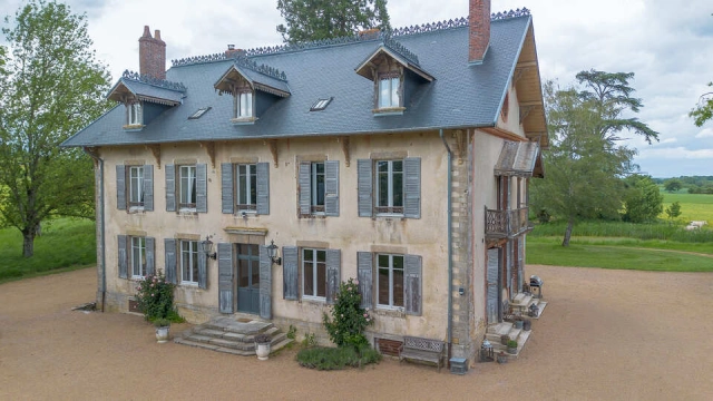 7 Bedroom(s) - 7 Bathroom(s) - 20,826m² land for sale in Nièvre, Burgundy, France - FrenchPropertyPortal.com Estate dating from 1860 with manor house, second residence, barns, landscaped park garden and stunning views, set on 2 hectares of land. for sale for 650,000€ in Nièvre, Burgundy