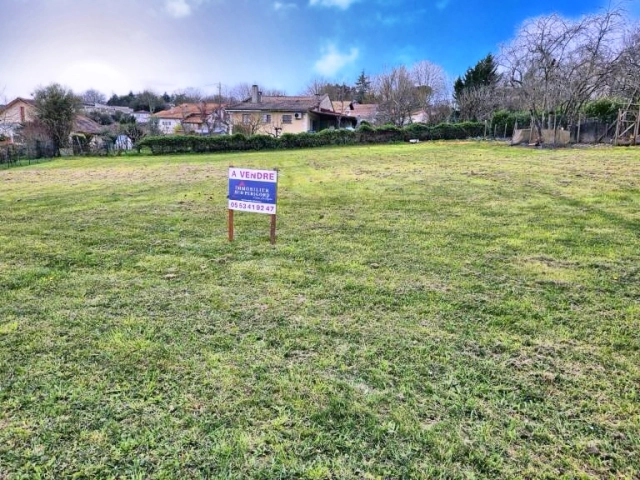 0 m² land for sale in Lot-et-Garonne, Aquitaine, France - FrenchPropertyPortal.com Building land close to shops, between villeneuve sur lot and bergerac for sale for 27,000€ in Lot-et-Garonne, Aquitaine