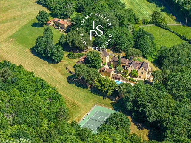 Characterful 16th-century estate with  main house and 4 gîtes for sale for 2,100,000&euro; in Lot-et-Garonne, Aquitaine
