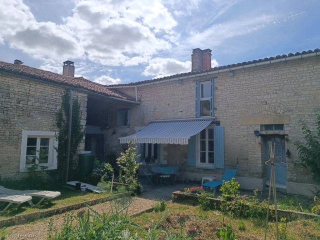 Beautiful Stone House with Outbuildings and Garden in Charente-Maritime for sale for 150,500&euro; in Charente-Maritime, Poitou-Charentes