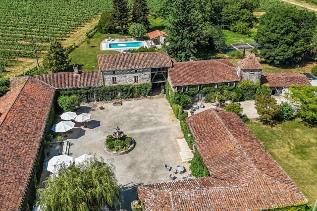 Estate with house, gite, events venue, land and pool for sale for 1,295,000&euro; in Lot, Midi-Pyrénées