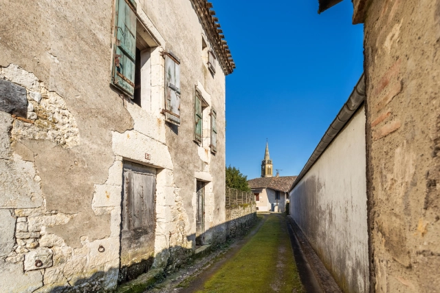 1 Bedroom(s) - 0 m² land for sale in Tarn-et-Garonne, Midi-Pyrénées, France - FrenchPropertyPortal.com Village house to renovate for sale for 21,500€ in Tarn-et-Garonne, Midi-Pyrénées